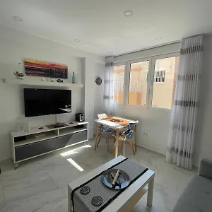 apartamento-almeria-playa-san-miguel-zapillo.es-andalucia.com/